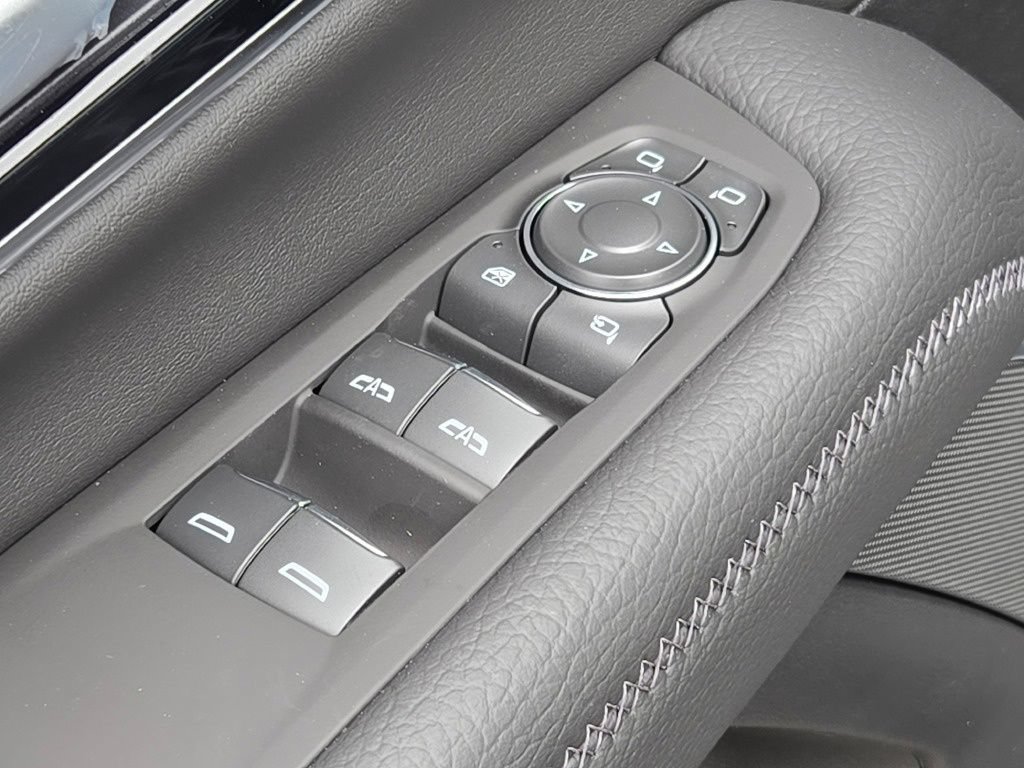 New 2026 GMC Yukon Denali w/ Sun & Power Step Package AWD/4WD image 36