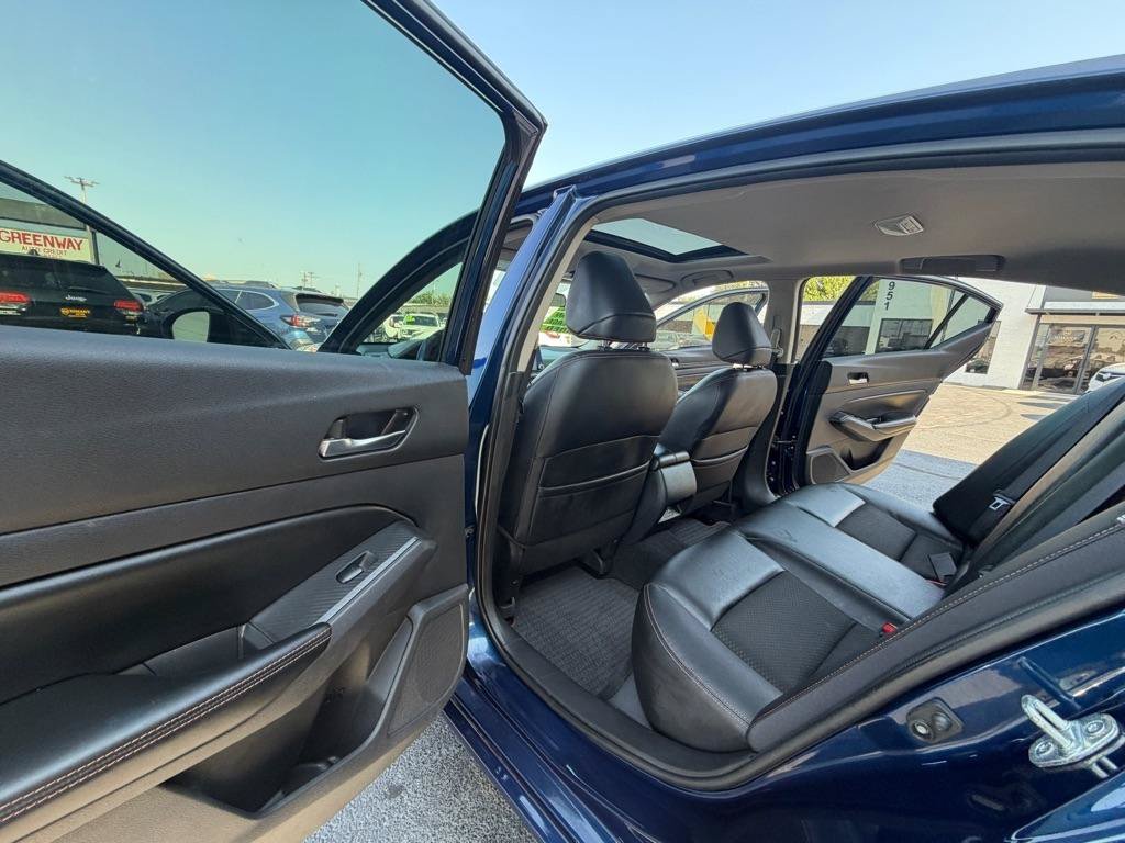 Used 2019 Nissan Altima 2.5 SR w/ SR Premium Package FWD image 11