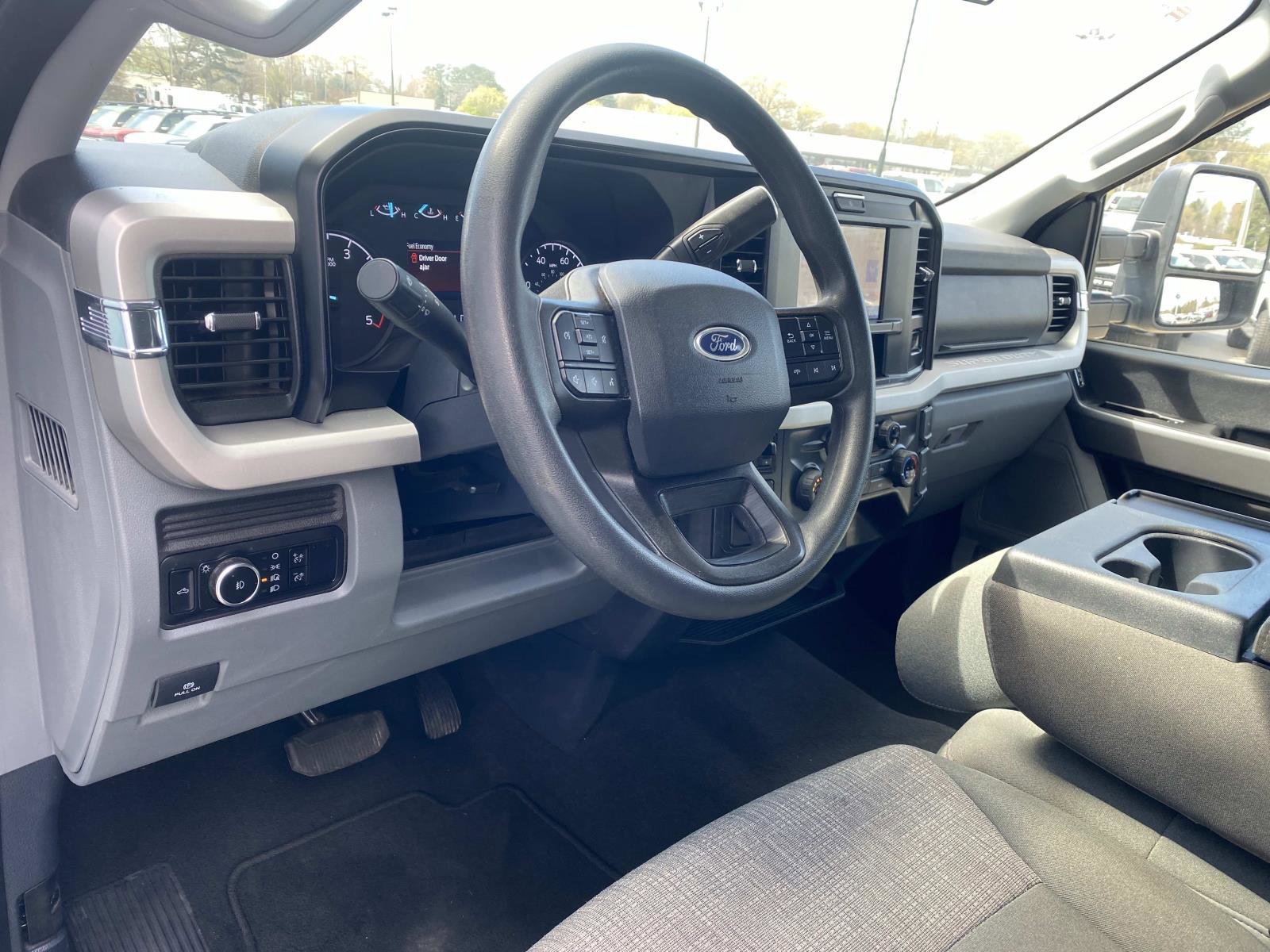 Used 2025 Ford F250 XLT image 19