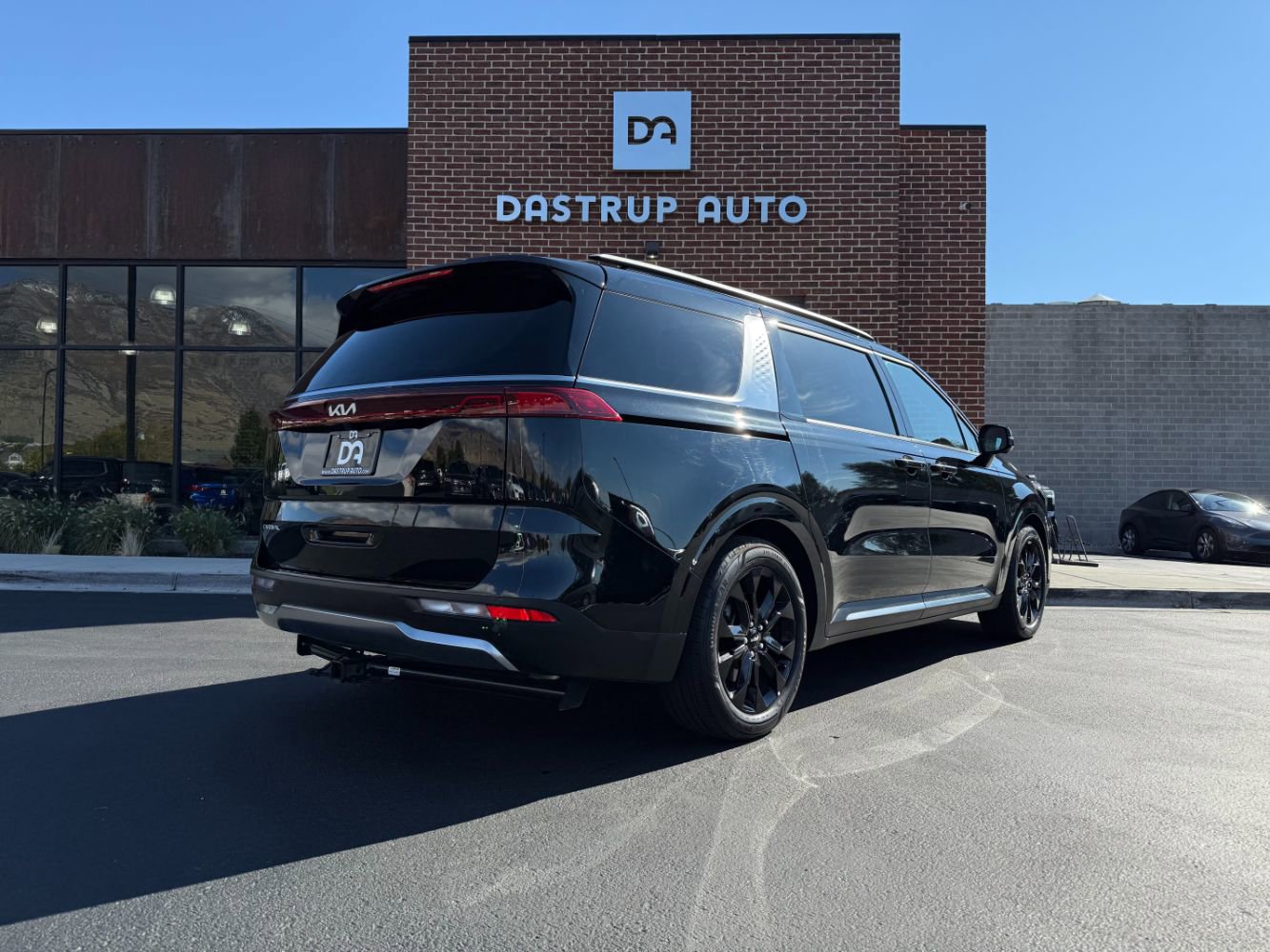 Used 2024 Kia Carnival SX Prestige image 6