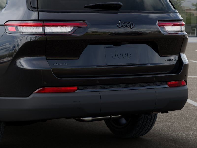 New 2025 Jeep Grand Cherokee L Limited w/ Black Appearance Package AWD/4WD image 13