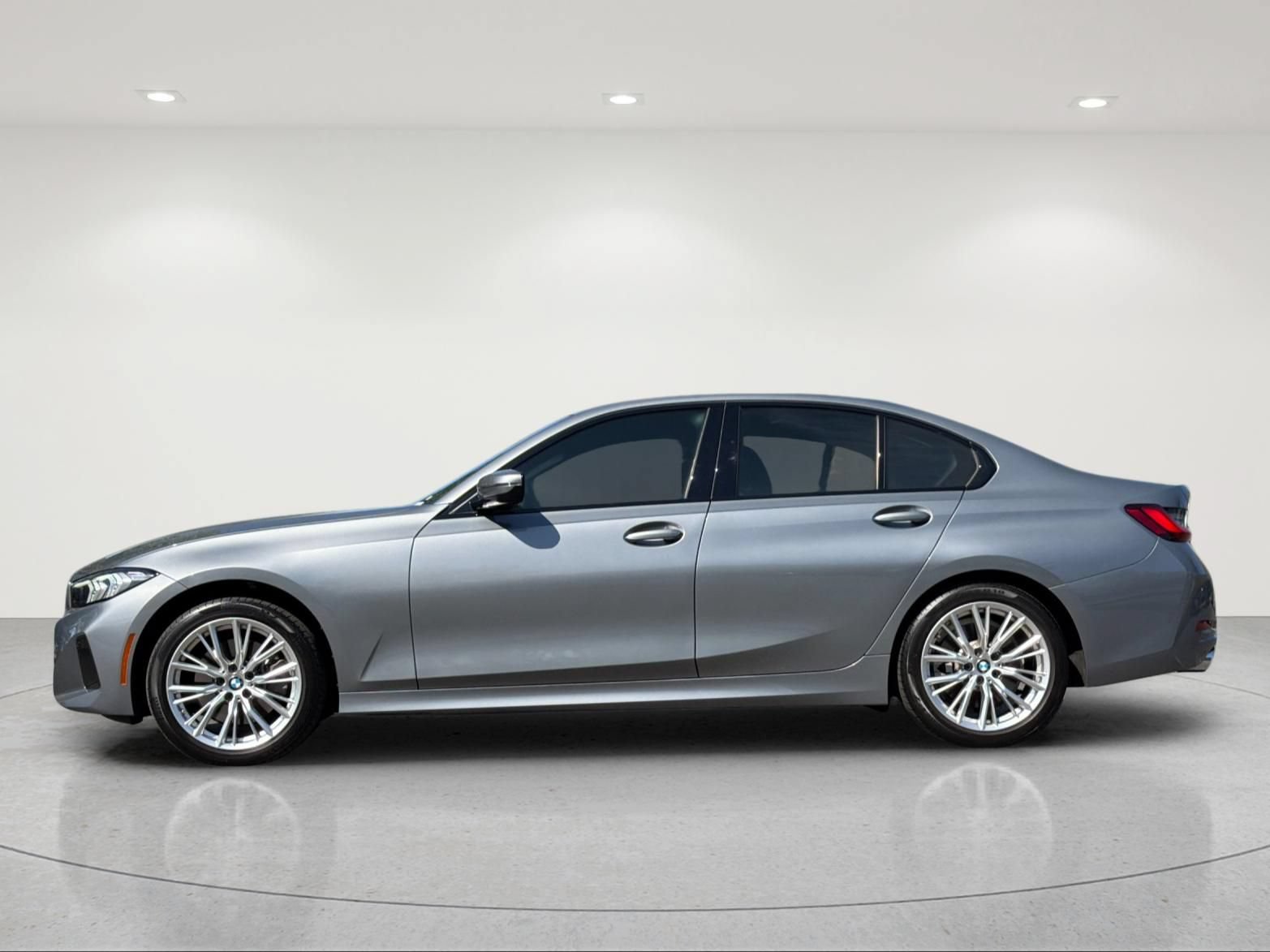Used 2023 BMW 330i Sedan w/ Driving Assistance Package RWD image 2