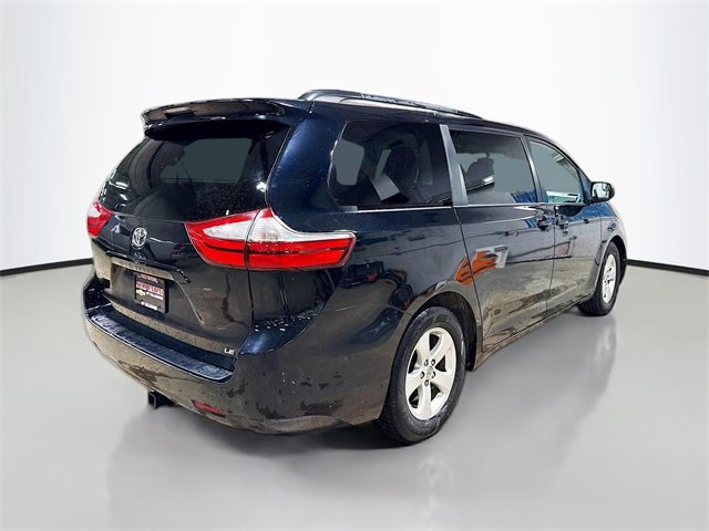 Used 2016 Toyota Sienna LE image 7