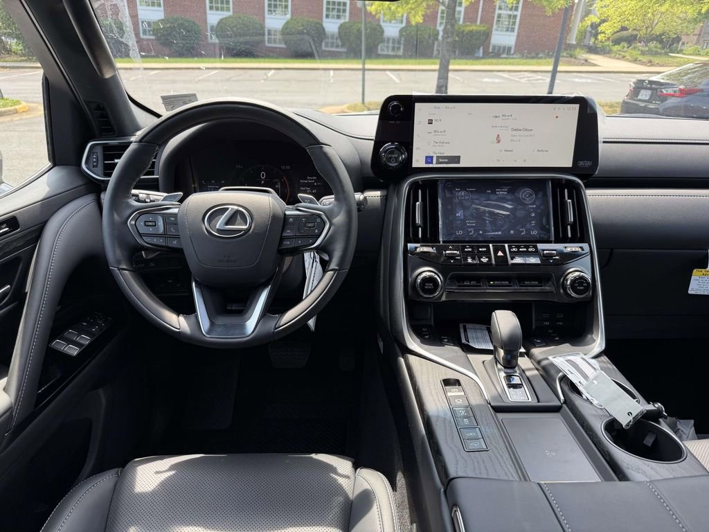 Used 2026 Lexus LX 700h Luxury w/ Accessory Package (Z1) AWD/4WD image 8