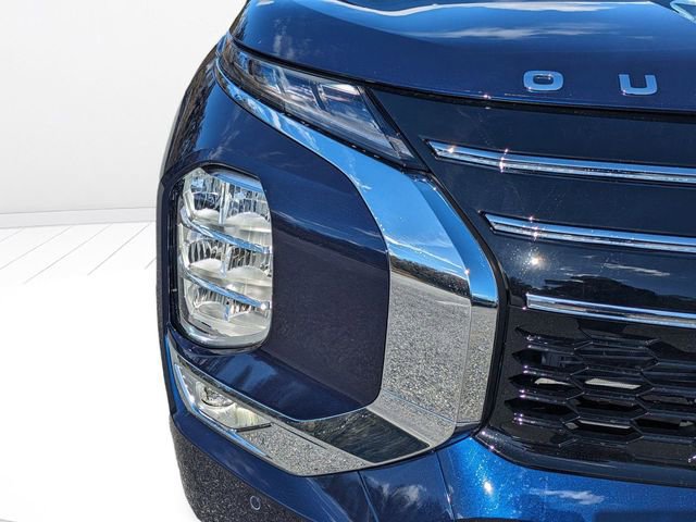 New 2026 Mitsubishi Outlander SE image 9