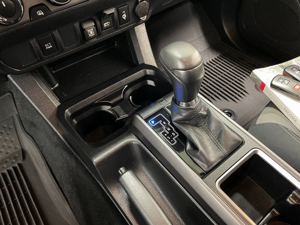 Used 2023 Toyota Tacoma TRD Sport AWD/4WD image 31