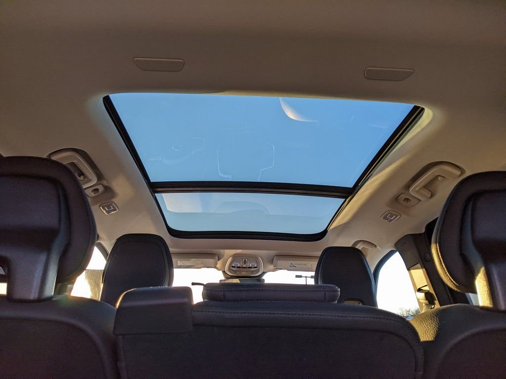 Certified 2025 Volvo XC90 T8 Plus w/ Protection Package Premier image 13