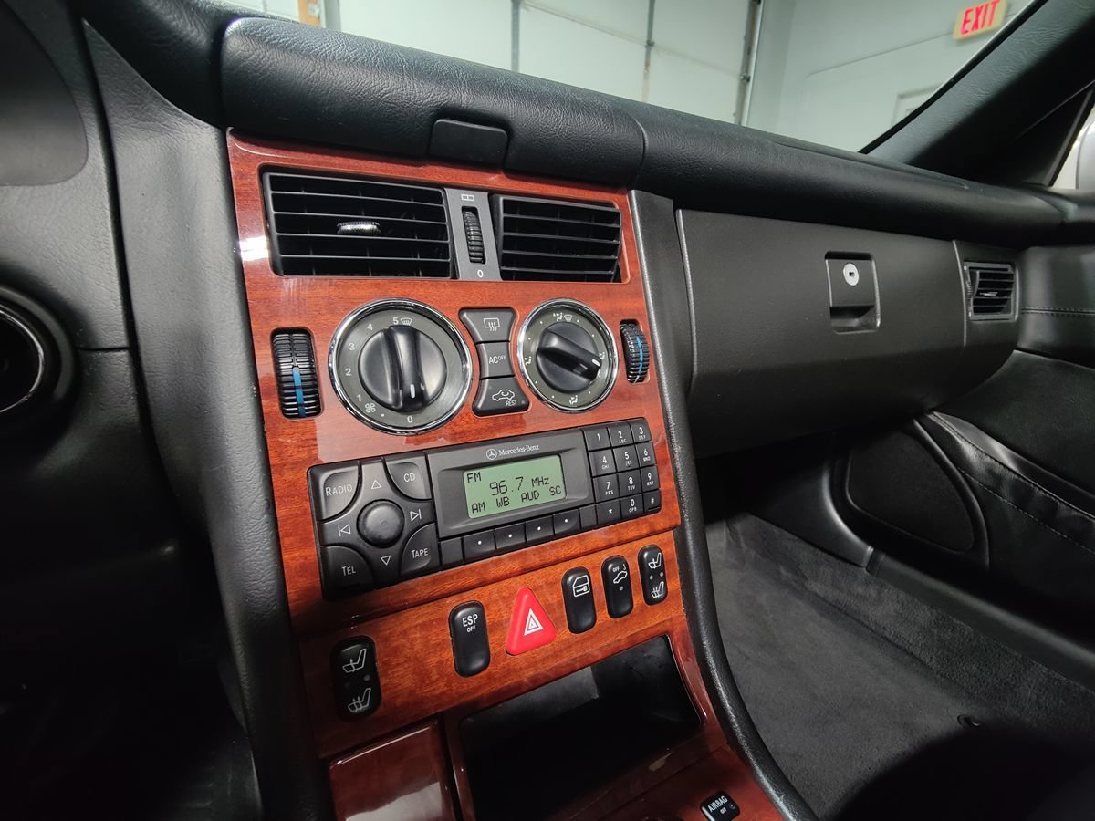 Used 2004 Mercedes-Benz SLK 320 image 31