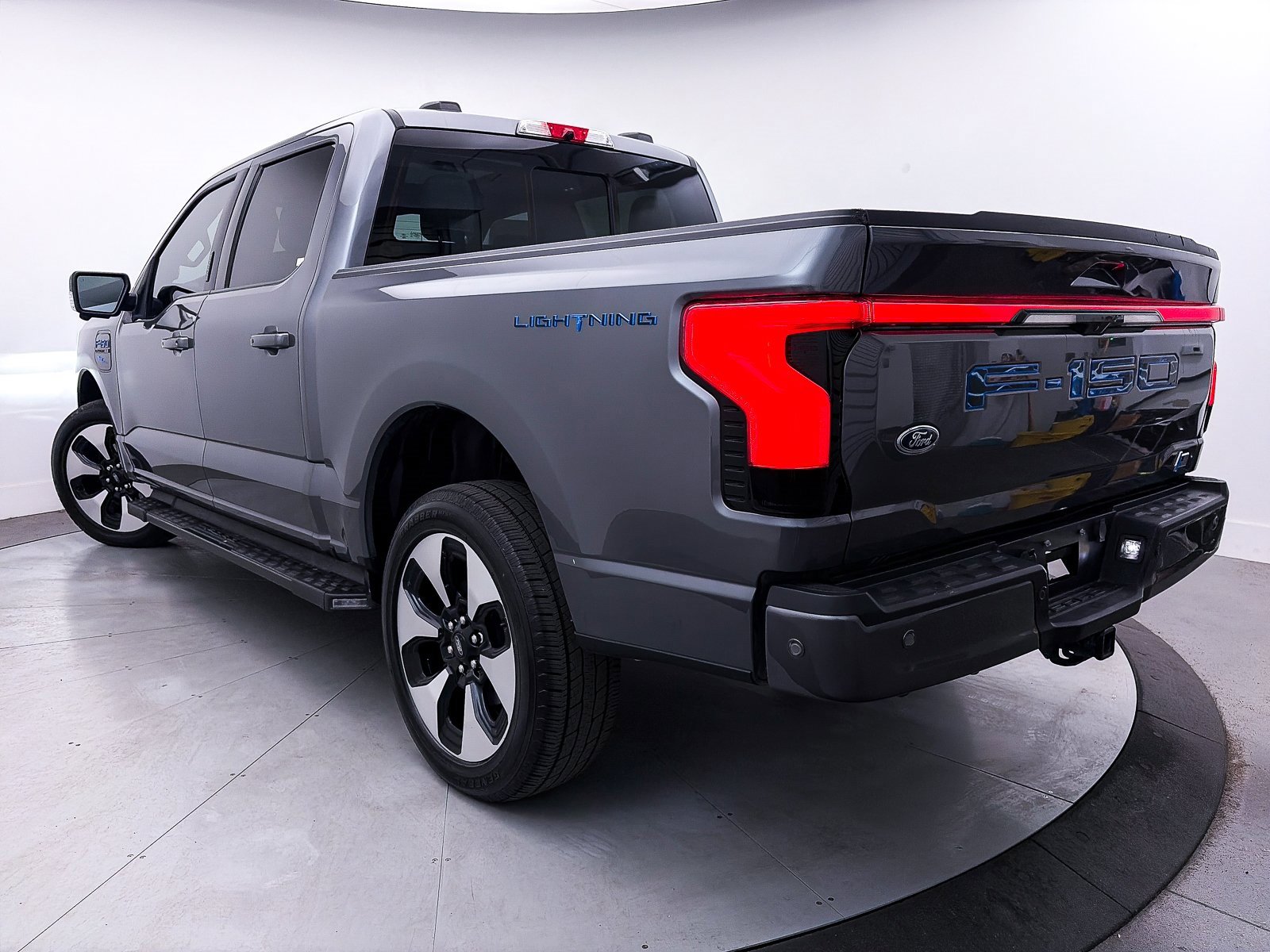 Used 2023 Ford F150 Lightning Platinum image 2