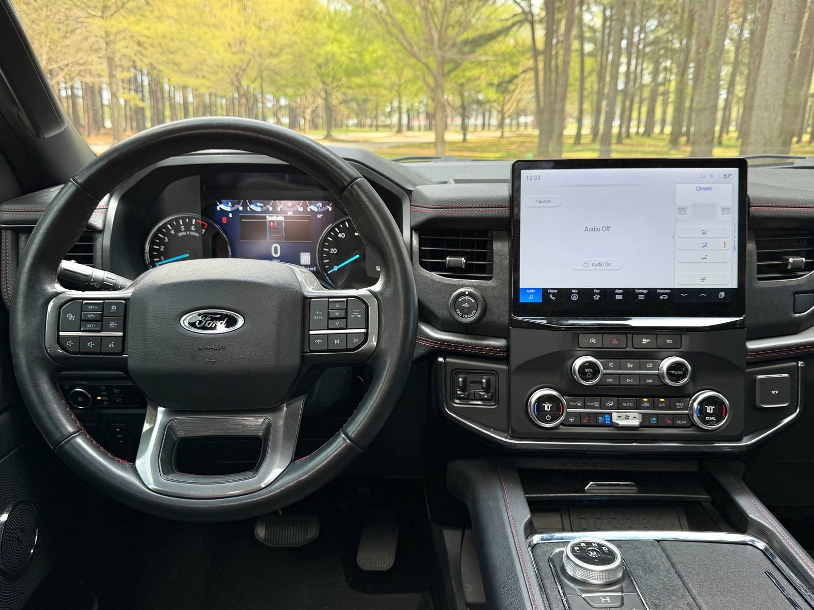 Used 2023 Ford Expedition Limited image 3