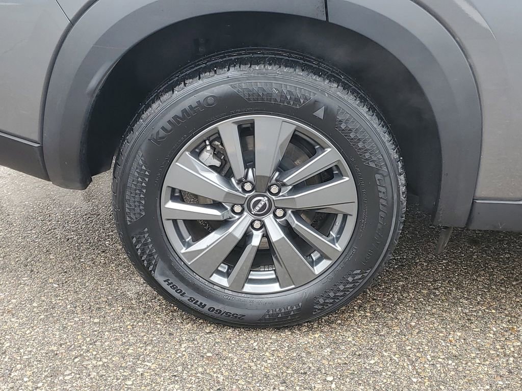 Used 2024 Nissan Pathfinder SV image 5