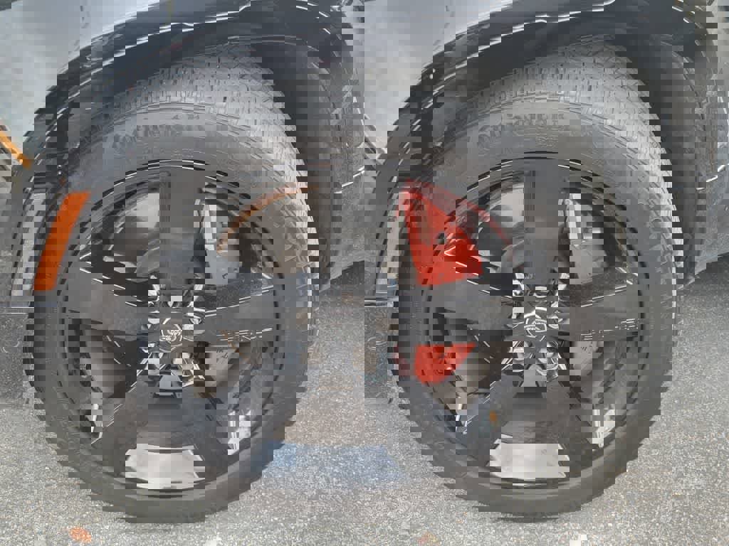 Used 2023 Land Rover Defender 110 X image 2