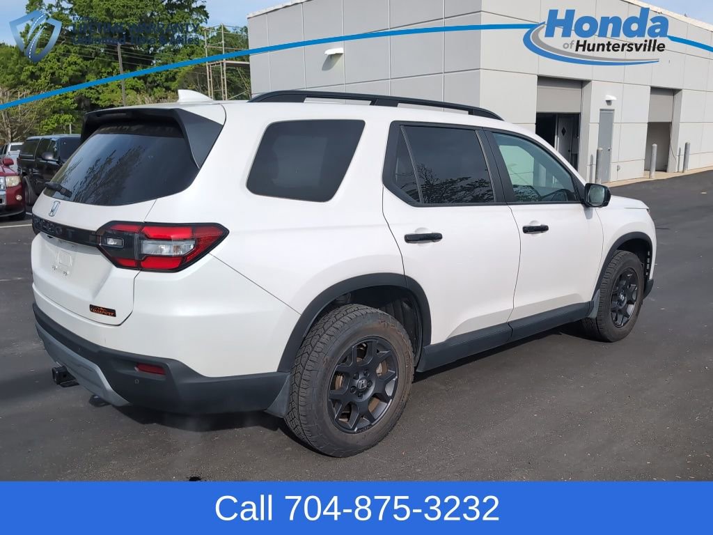 Used 2024 Honda Pilot TrailSport image 8