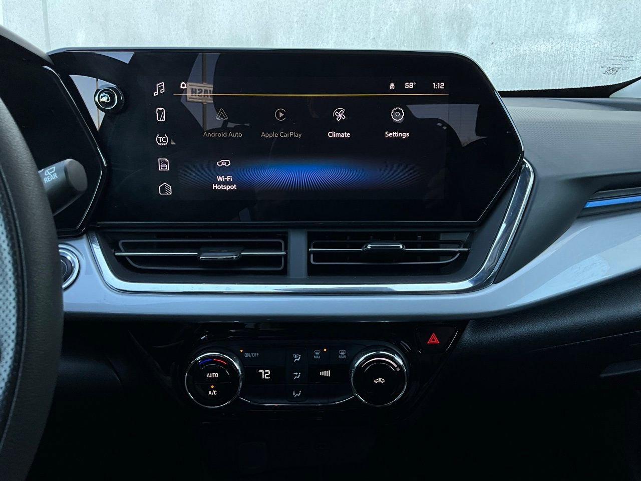 Used 2025 Chevrolet Trax LT image 24