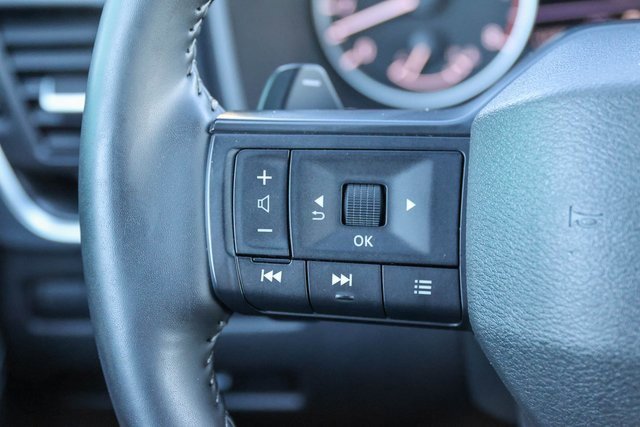 Used 2025 Nissan Rogue SV image 28