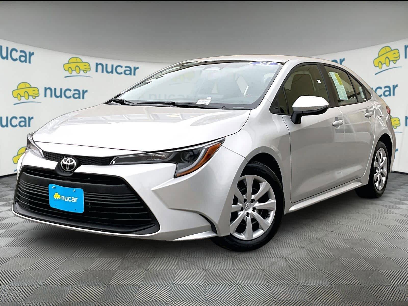 Certified 2025 Toyota Corolla LE FWD image 3