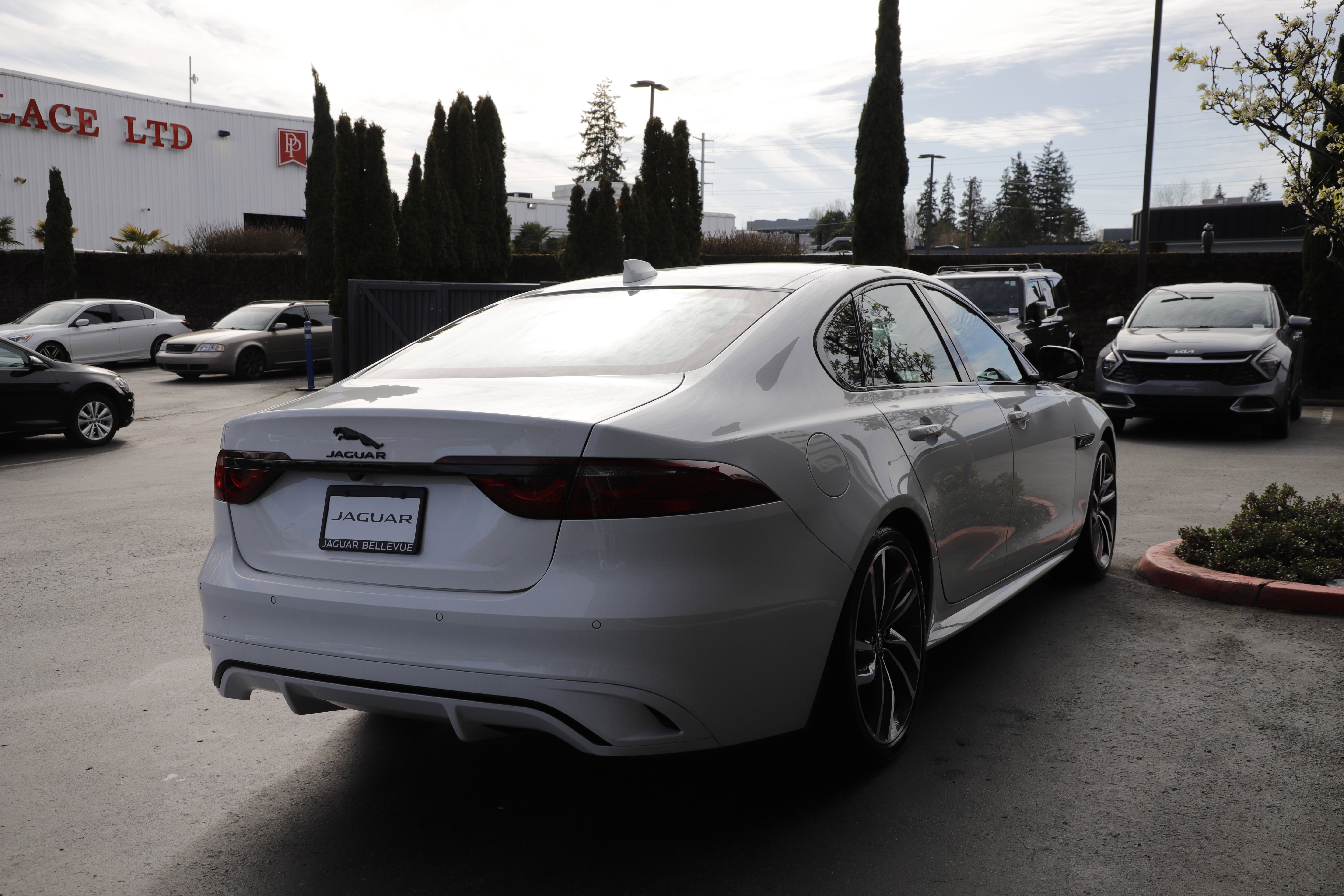 New 2024 Jaguar XF R-Dynamic SE image 8