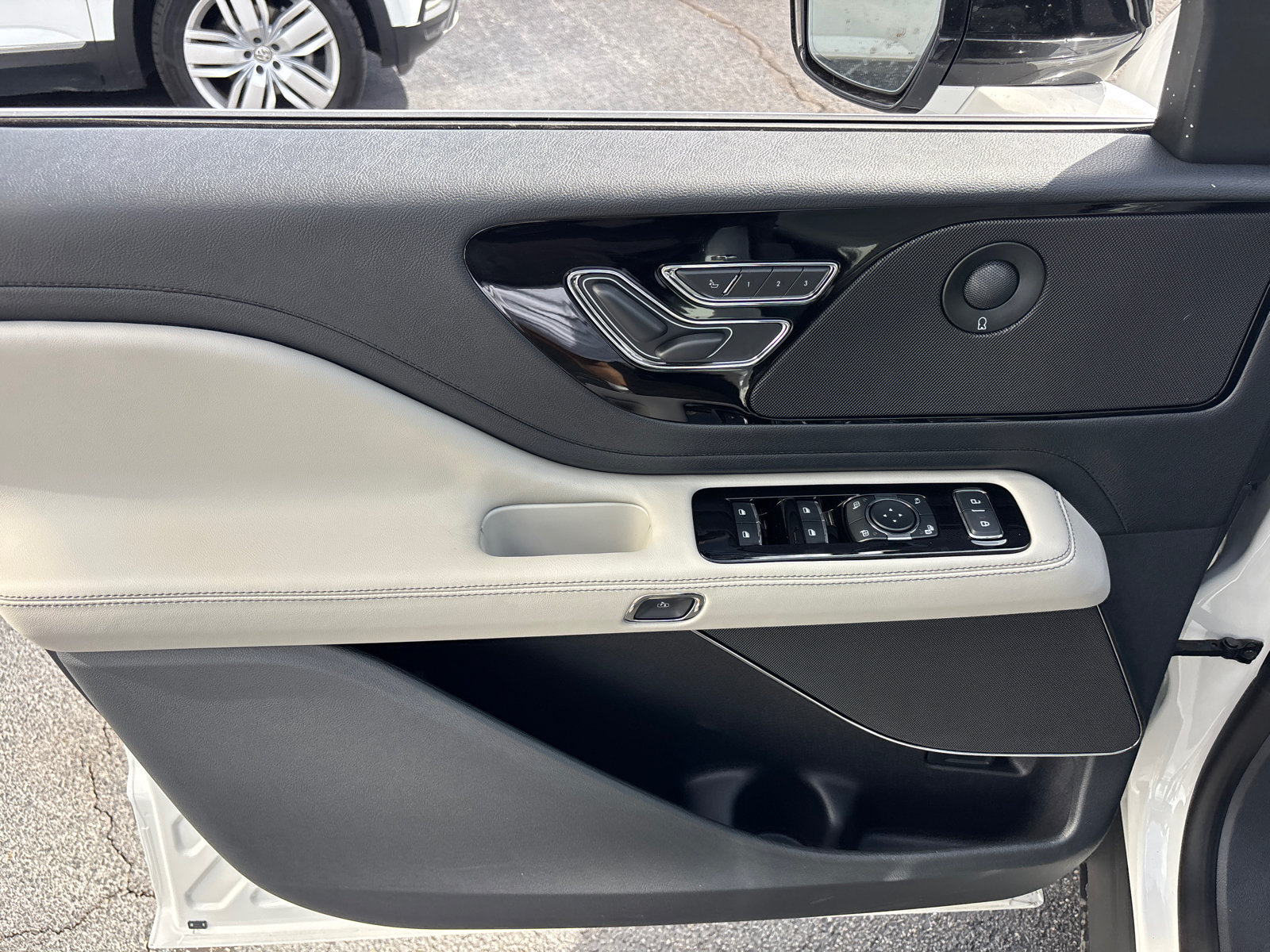 New 2027 Lincoln Aviator Reserve AWD/4WD image 11