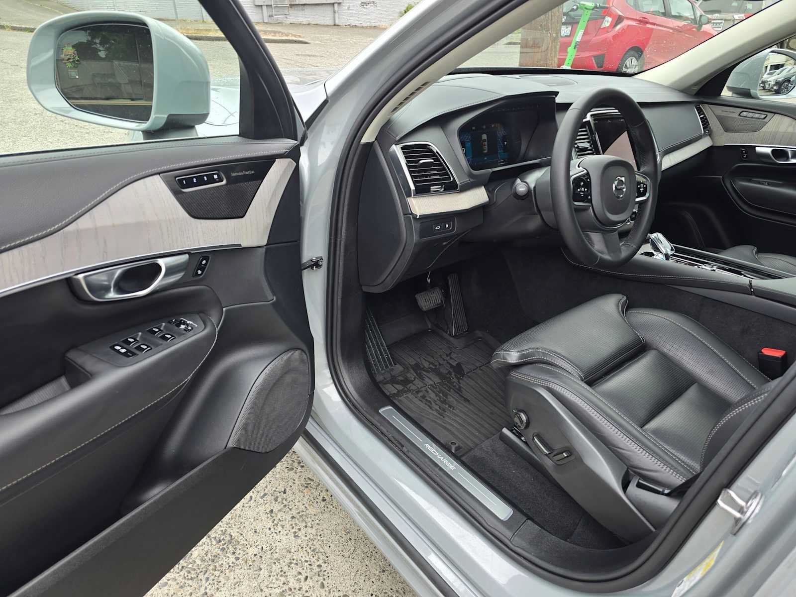 Certified 2024 Volvo XC90 T8 Ultimate w/ Protection Package Premier AWD/4WD image 20
