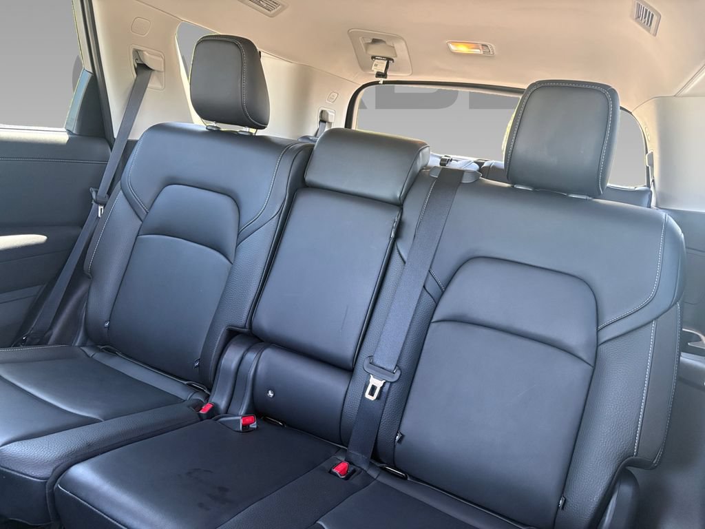 Used 2024 Nissan Pathfinder SL AWD/4WD image 4