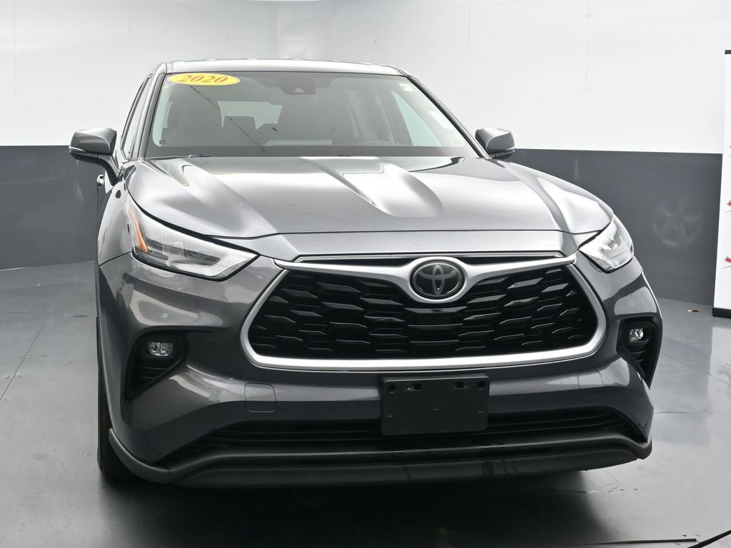 Used 2020 Toyota Highlander LE AWD/4WD image 3