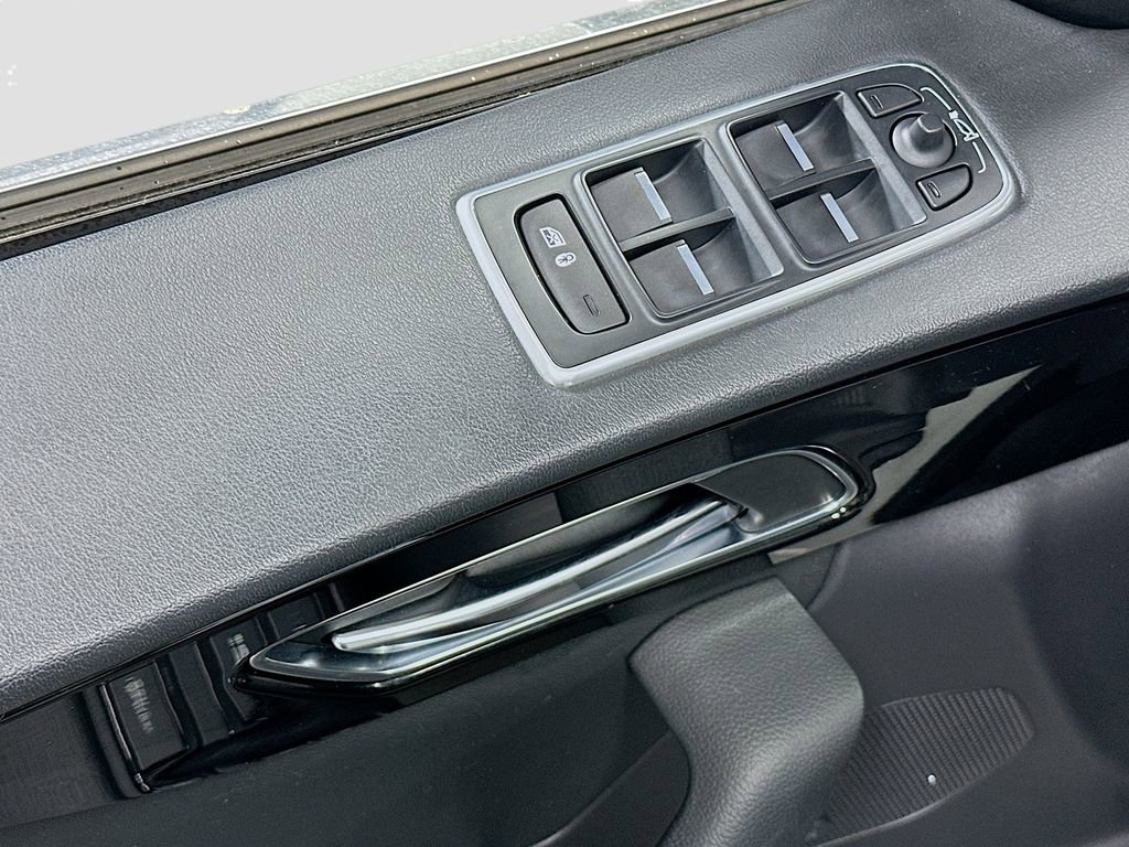 Used 2019 Jaguar F-PACE Premium AWD/4WD image 18