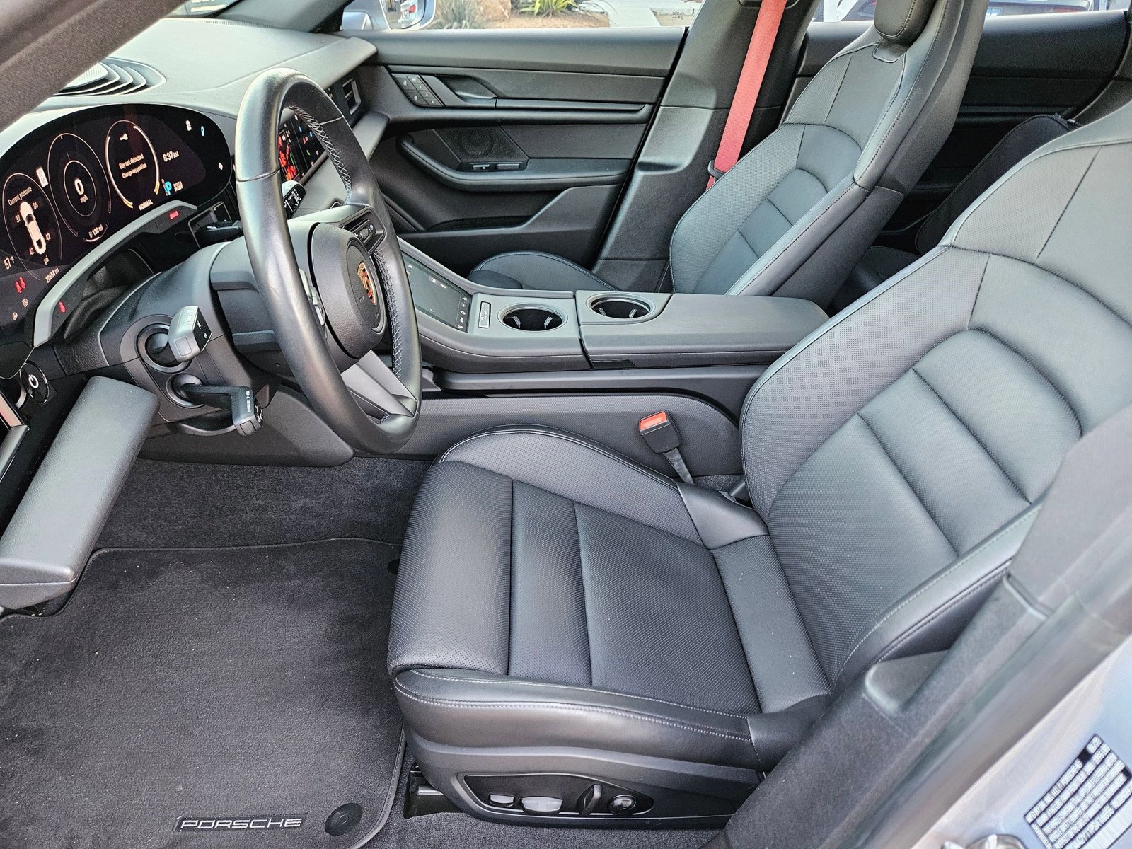 Used 2023 Porsche Taycan image 18