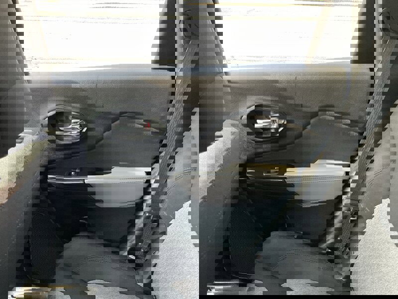 Used 2014 Jeep Cherokee Latitude w/ Comfort/Convenience Group image 17