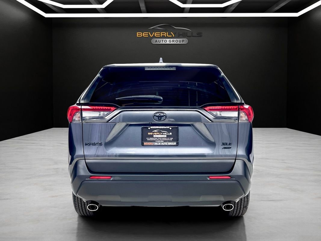 Used 2019 Toyota RAV4 XLE w/ All Weather Liner Package AWD/4WD image 3