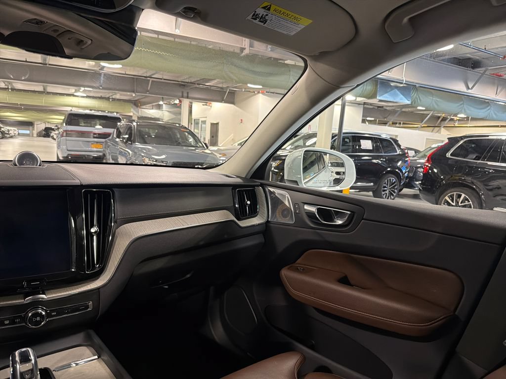 Used 2018 Volvo XC60 T8 Inscription w/ Advanced Package AWD/4WD image 24