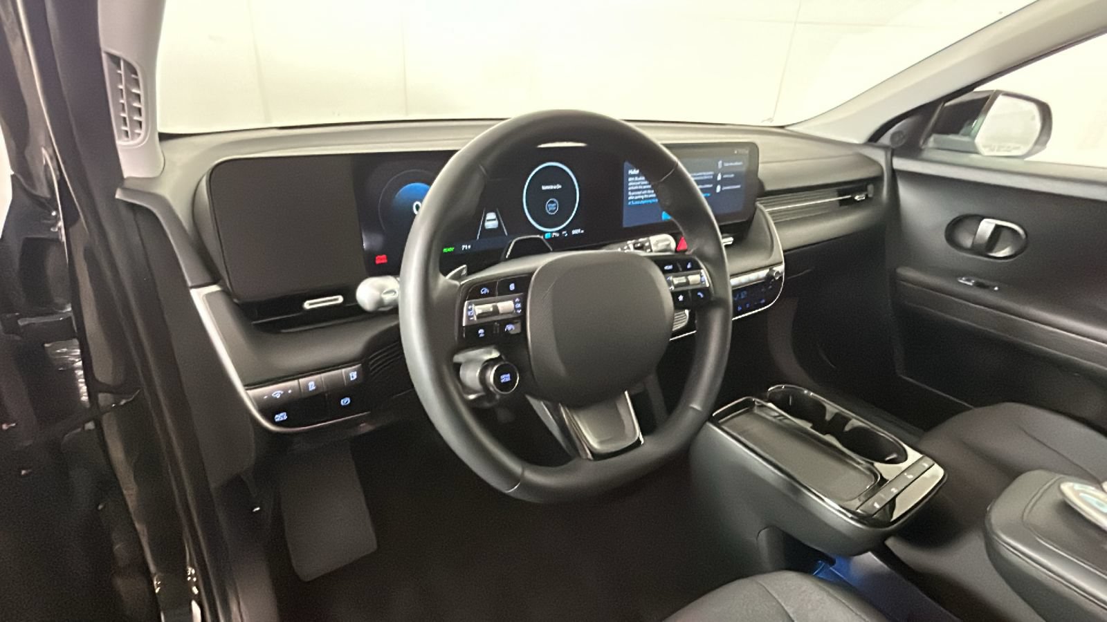 Used 2025 Hyundai Ioniq 5 SE RWD image 16