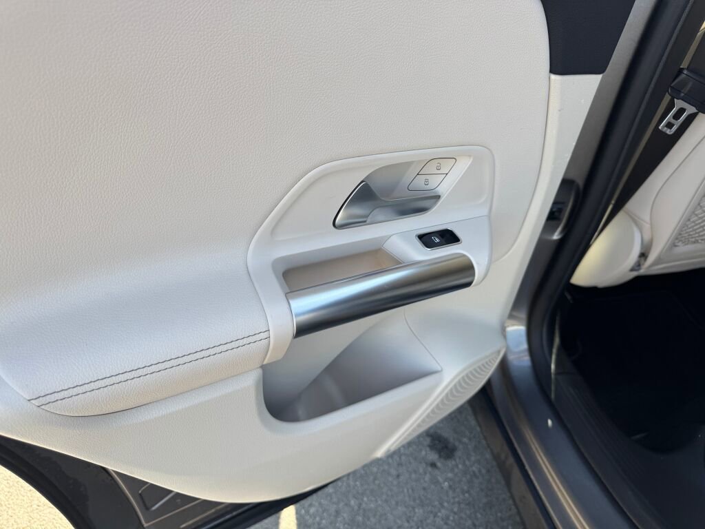 Certified 2023 Mercedes-Benz GLA 250 4MATIC image 16