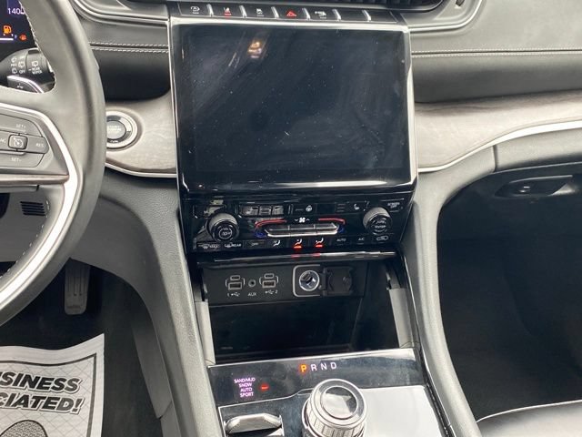 Used 2023 Jeep Grand Cherokee Limited AWD/4WD image 9