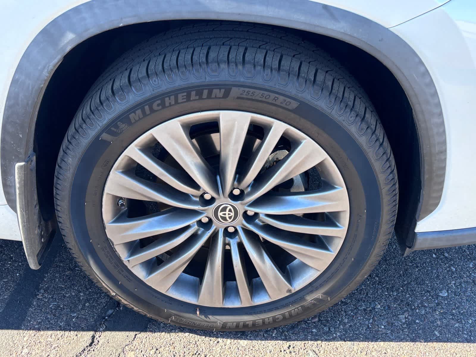 Used 2021 Toyota Highlander Platinum AWD/4WD image 8