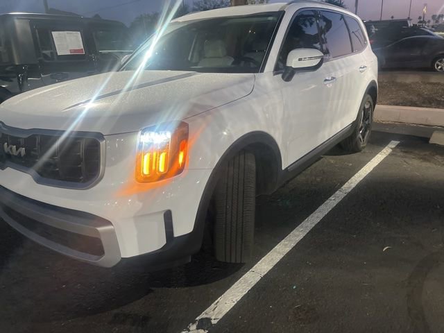Certified 2025 Kia Telluride S FWD image 15