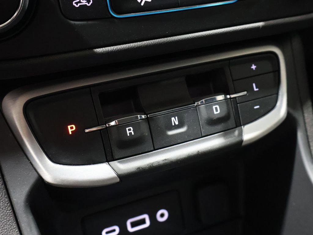 Used 2024 GMC Terrain SLE image 31