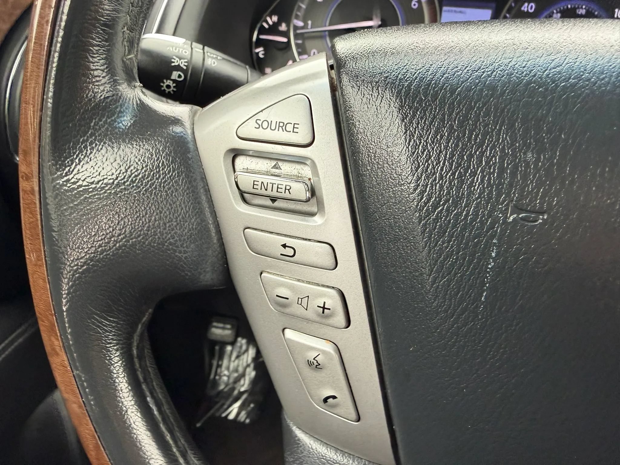 Used 2017 INFINITI QX80 2WD w/ Driver Assistance Package image 27