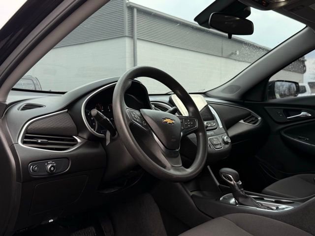 Used 2025 Chevrolet Malibu LS image 19