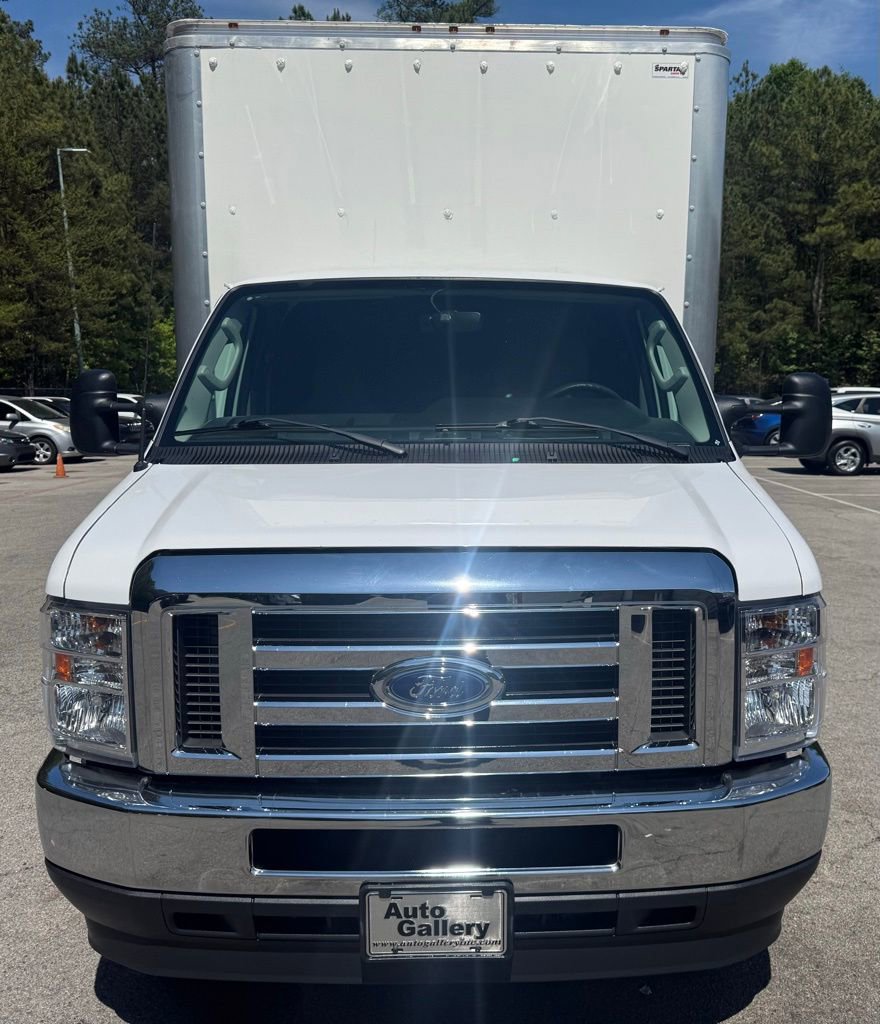 Used 2023 Ford E-450 and Econoline 450 Super Duty w/ Power Windows & Locks Group RWD image 2
