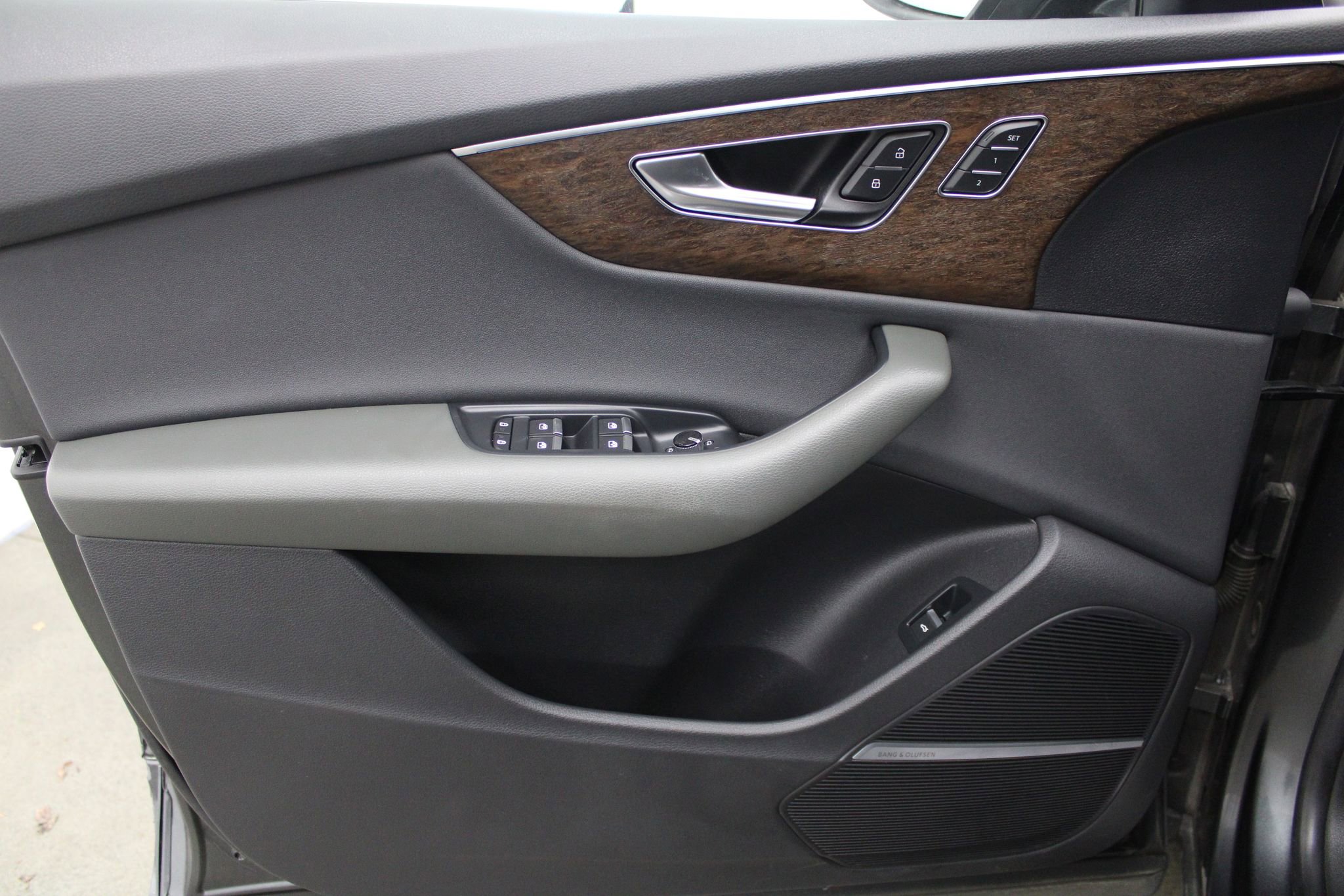 Used 2020 Audi Q8 Premium Plus AWD/4WD image 14