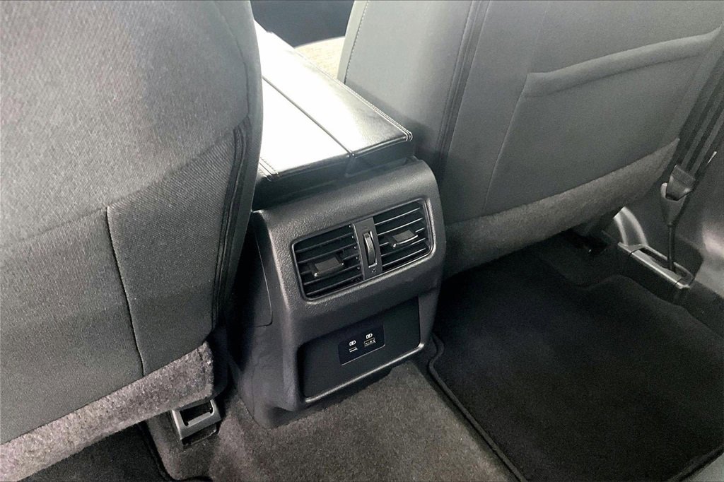 Used 2023 Nissan Rogue SV image 33