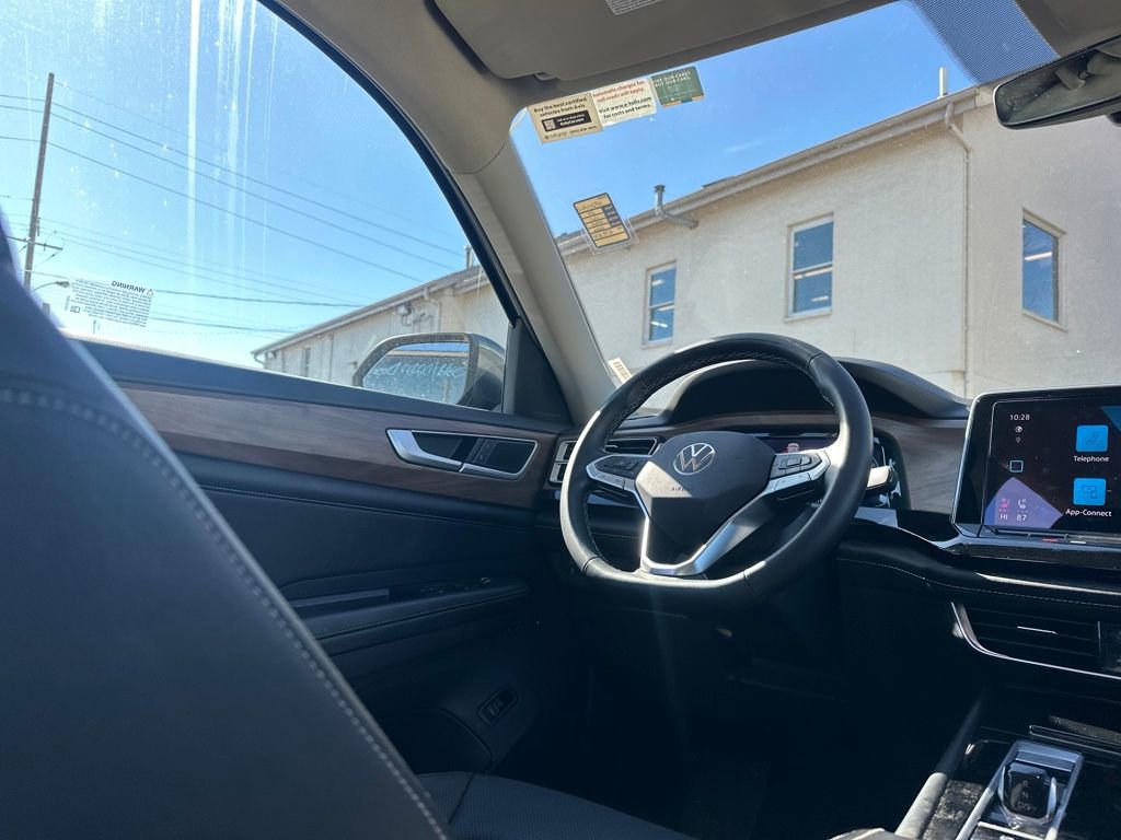 Used 2024 Volkswagen Atlas SE image 19