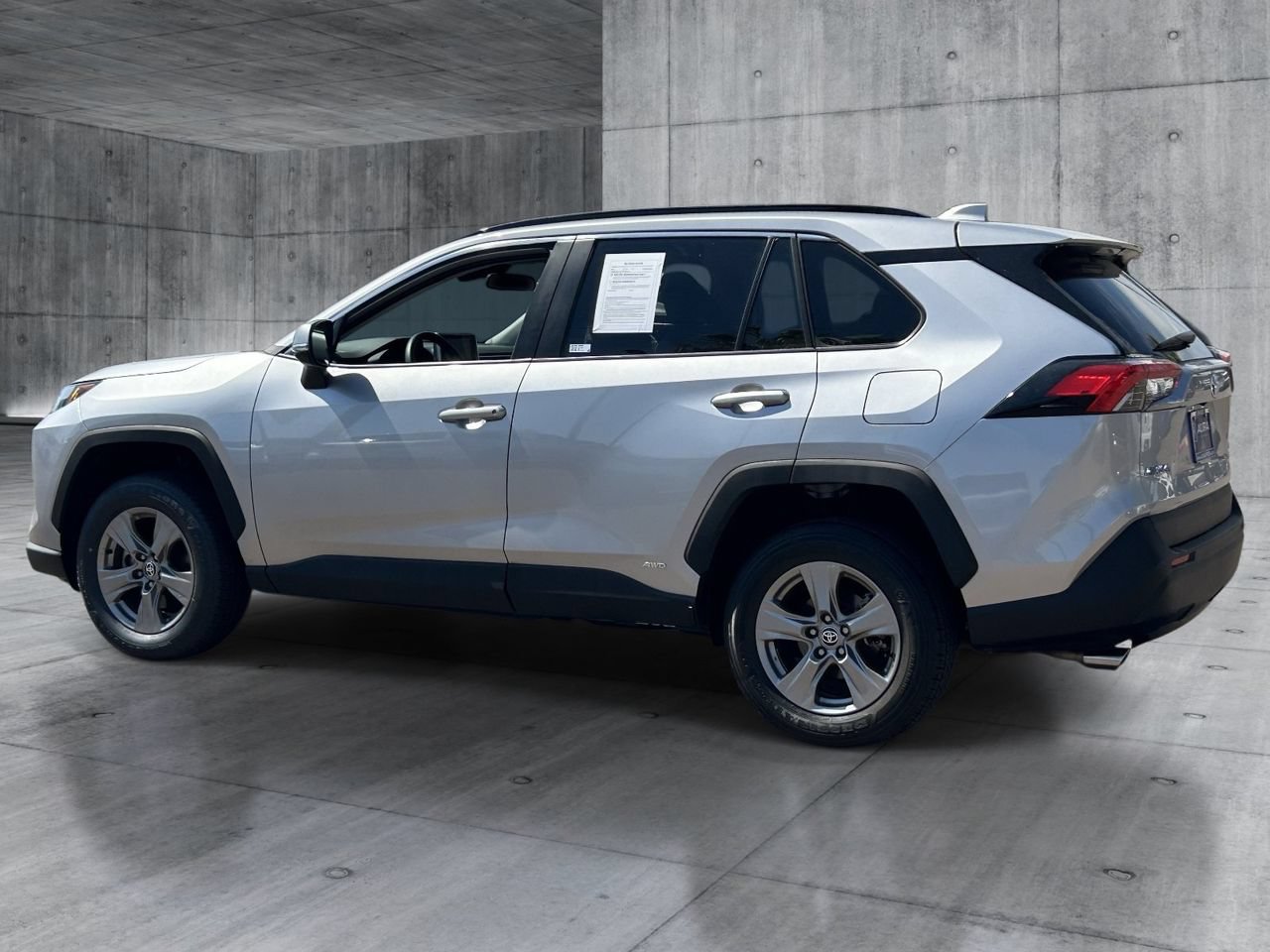 Used 2024 Toyota RAV4 XLE AWD/4WD image 3