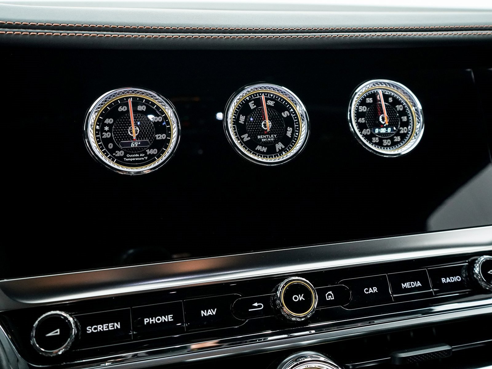 New 2025 Bentley Flying Spur Plug-In Hybrid image 40