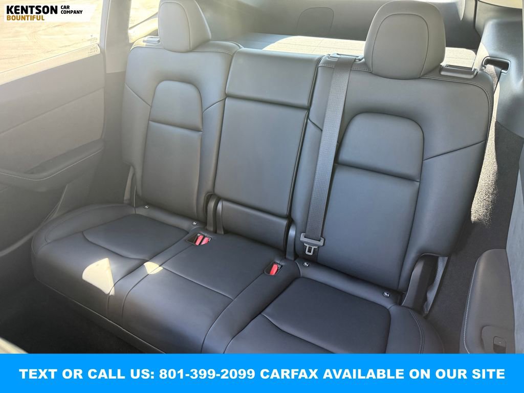 Used 2023 Tesla Model Y Long Range image 32