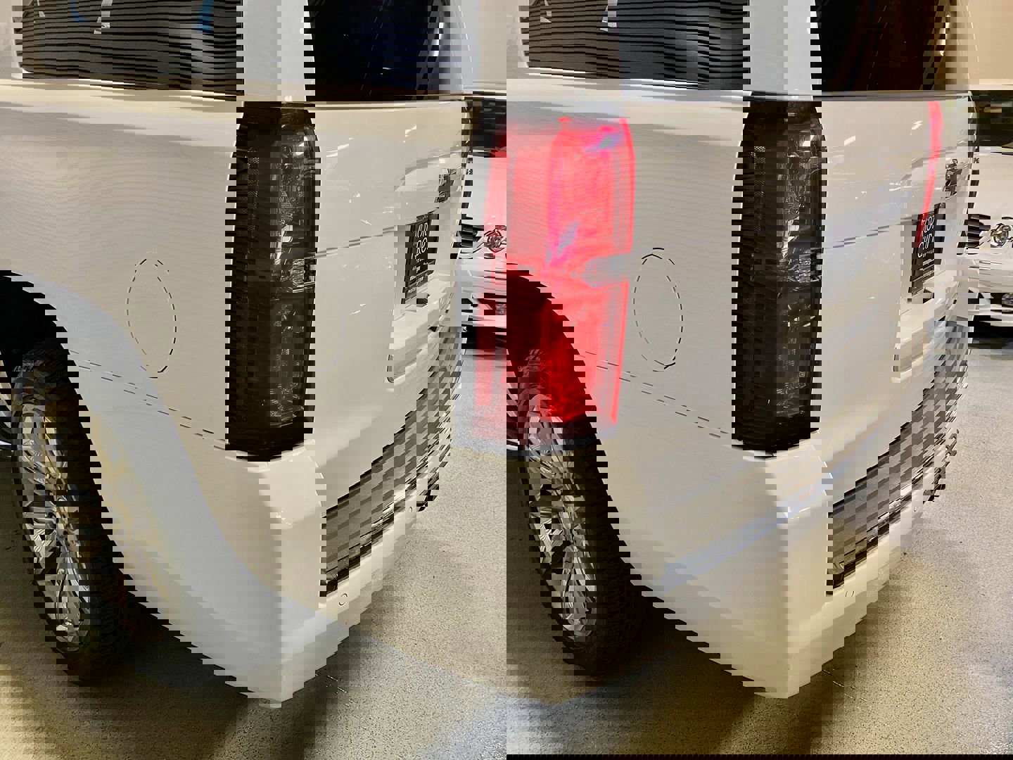 Used 2017 Chevrolet Suburban Premier image 16