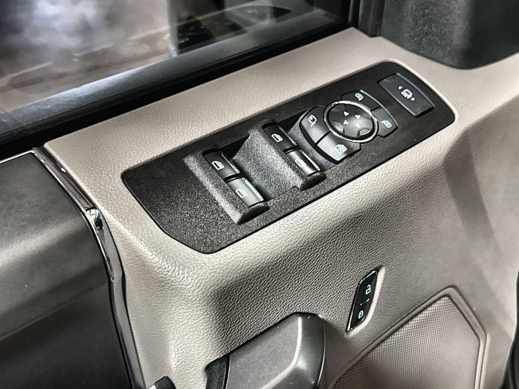 Used 2020 Ford F350 XLT w/ XLT Premium Package image 14