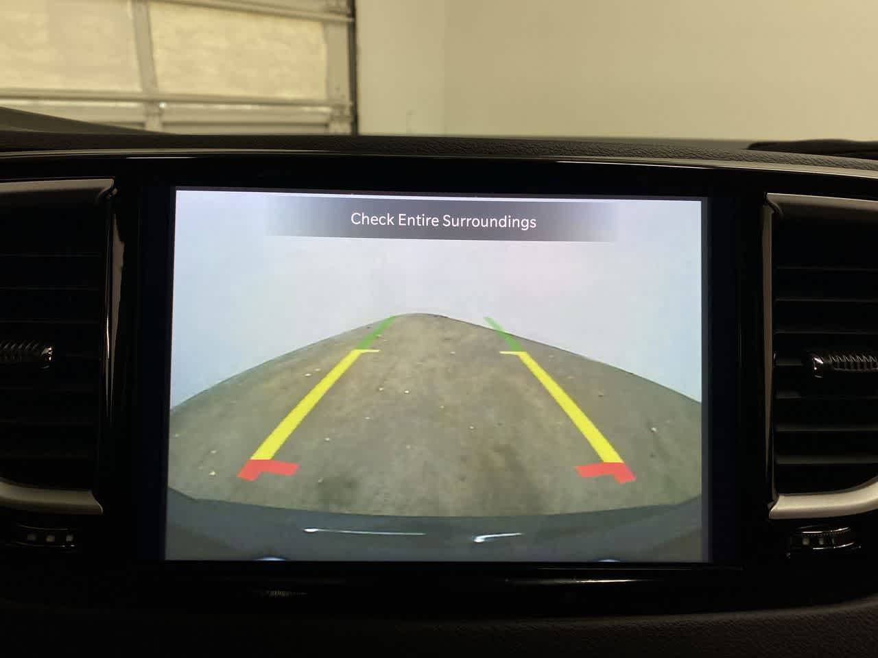 Used 2024 Chrysler Pacifica Touring-L FWD image 26