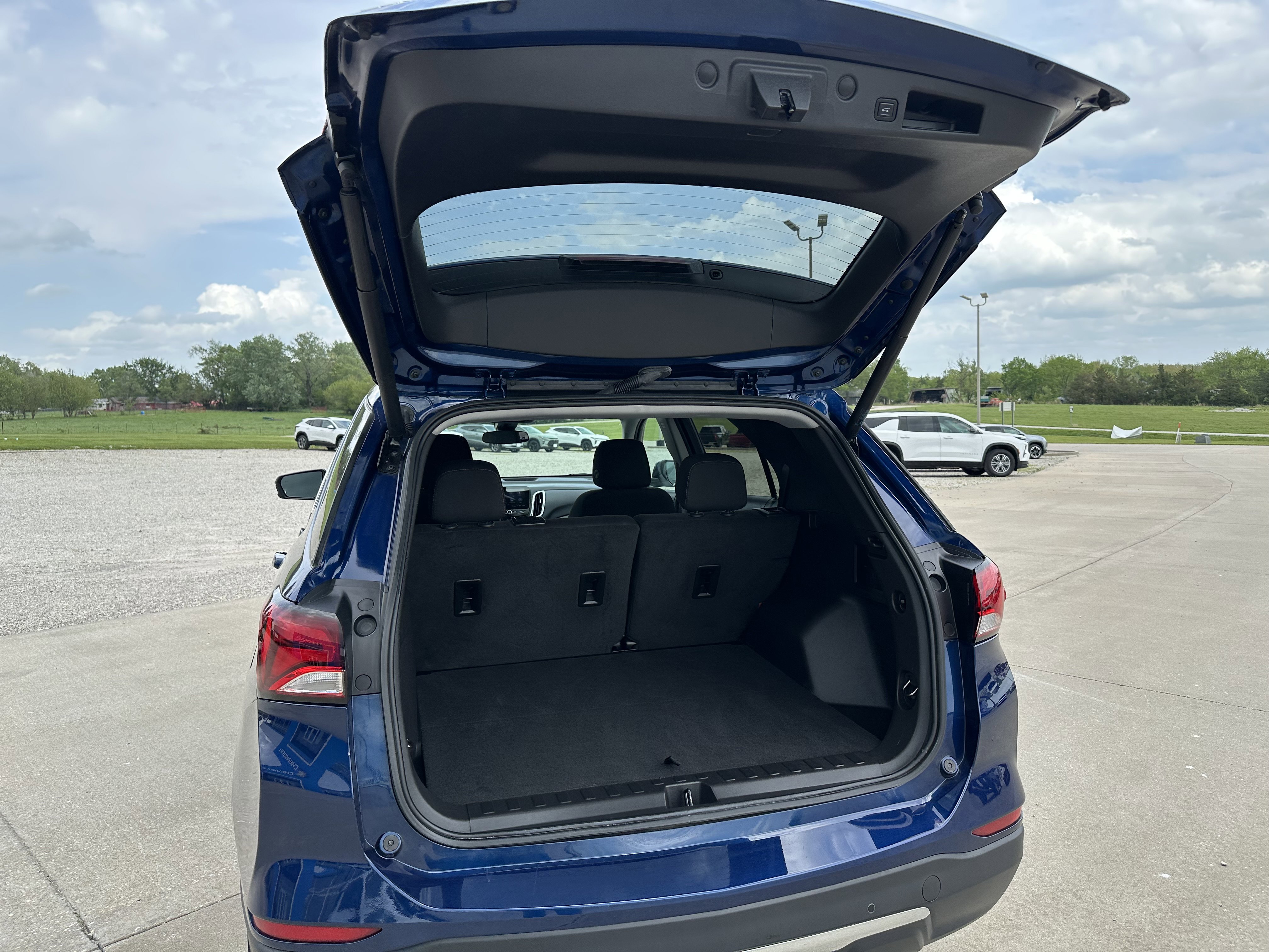 Used 2023 Chevrolet Equinox LT AWD/4WD image 22