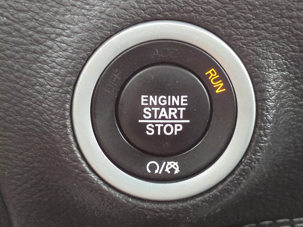 Used 2022 Dodge Challenger R/T RWD image 13